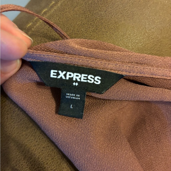 Express halter top, large bundle deals available!Buy 3items for an extra 10%off! - Picture 2 of 2